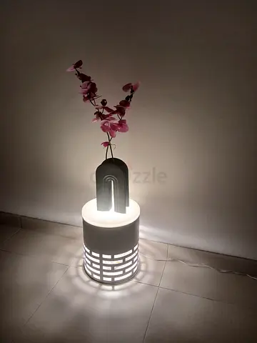 Floor lamp table