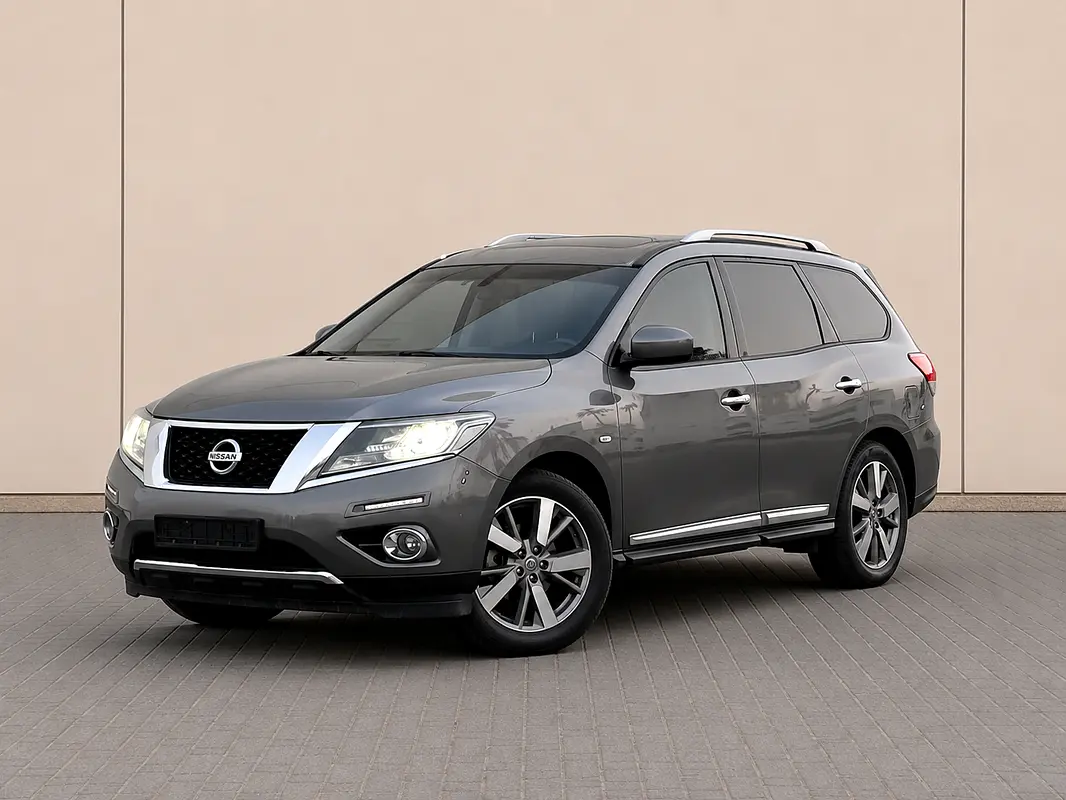 Nissan Pathfinder 2016 — photo 1 of 19