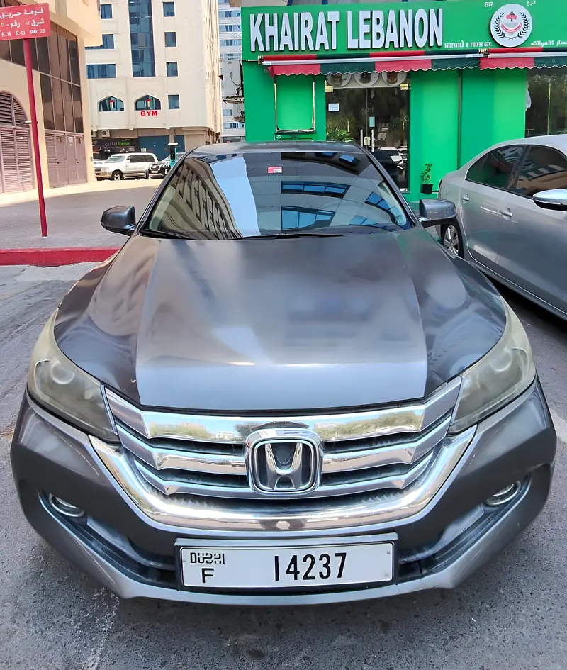 Honda Accord 2015 — photo 1 of 13