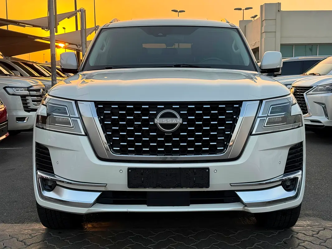 Nissan Patrol 2022 — photo 1 of 20