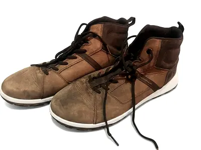 Used brown high-top sneakers Caterpillar