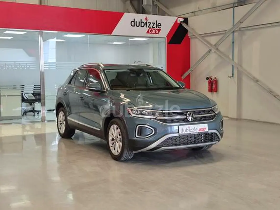Volkswagen T-Roc 2023 — photo 1 of 16