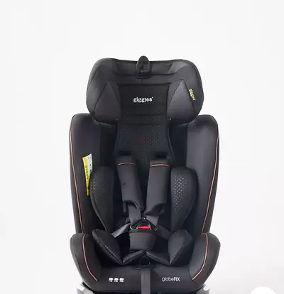 Giggles GlobeFIX Convertible Car Seat - Black, Good Condition