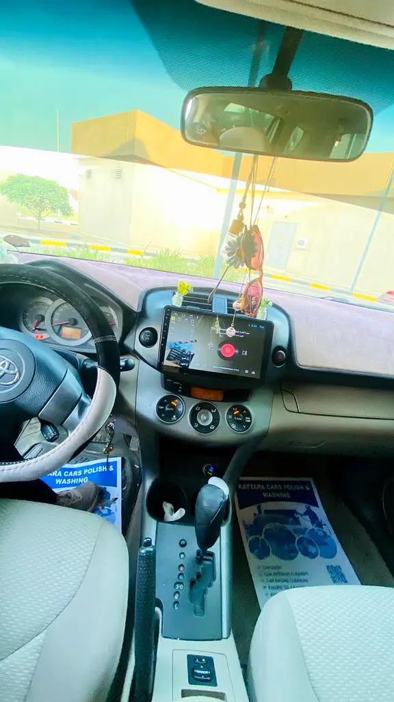 Toyota Rav 4 2006 — photo 1 of 11