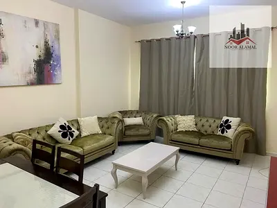 الشارقة، منطقة التعاون: شقة واسعة مكونة من غرفة نوم واحدة (غرفة نوم + غرفة معيشة) تقع على الشارع الرئيسي. تشطيبات سوبر ديلوكس. الإيجار: 4,000 (شامل ال