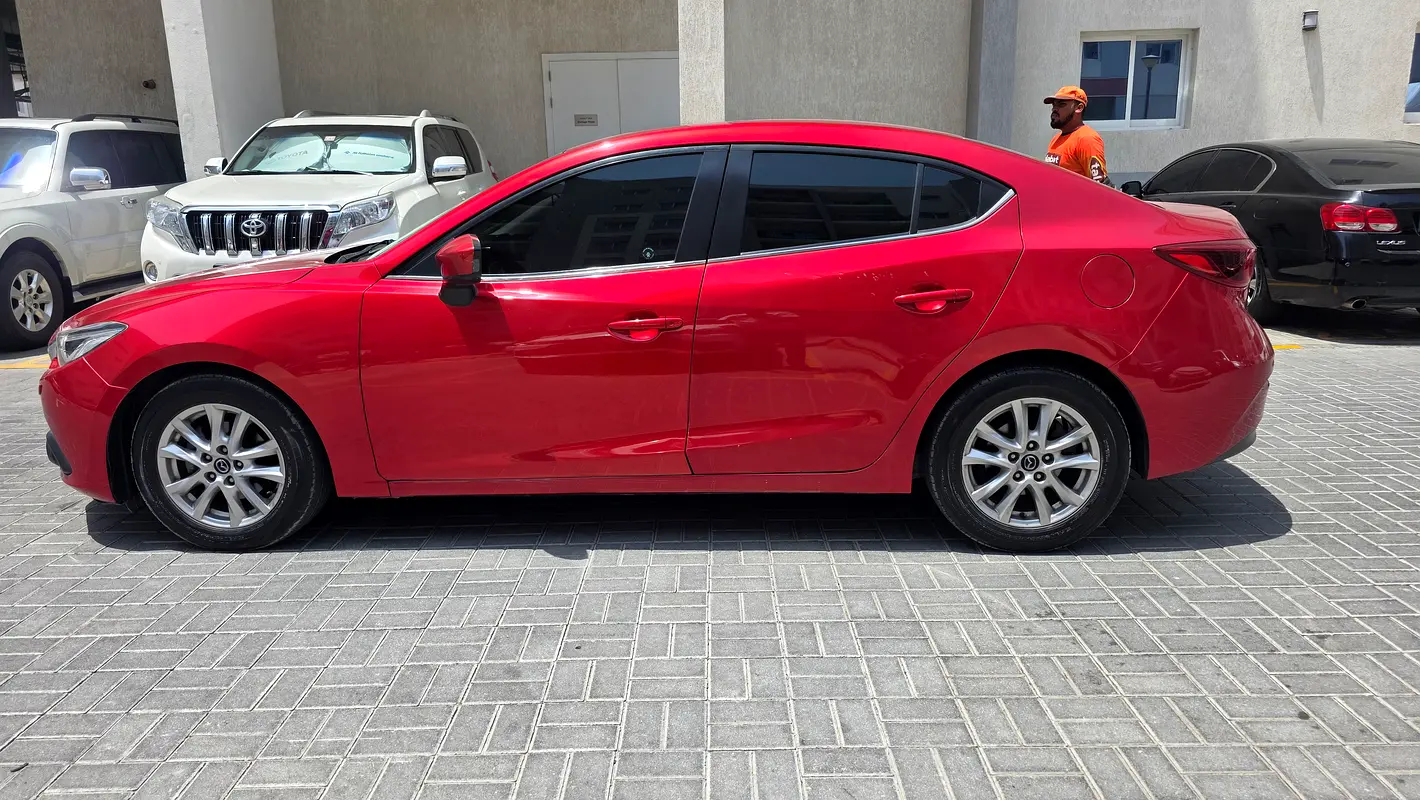 Mazda 3 2016 — photo 1 of 7