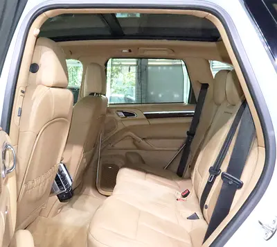 2014 Porsche CAYENNE photo 9