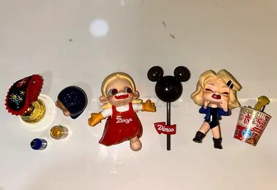 Small Designer Figurine Collection — Assorted Vinyl Characters (7 pcs)