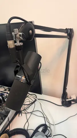 Shure SM7B Professional Broadcast Microphone with Rode PSA-1 Boom Arm