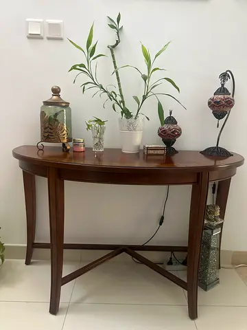 Wooden semi-circle console table in very good condition