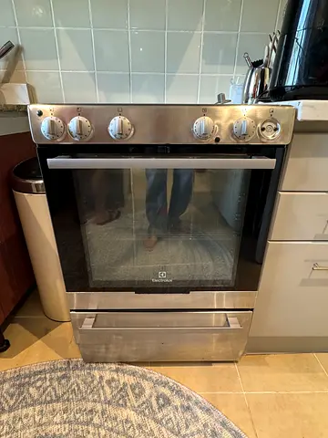 Electrolux freestanding stainless steel oven - good working condition
