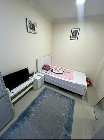 AMAZING ROOM AVAILABLE FOR ONE LADY