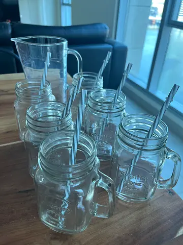 Set of 6 glasses + Straws + Jug