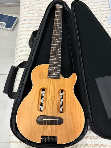 Traveller Guitar - Escape Mark III