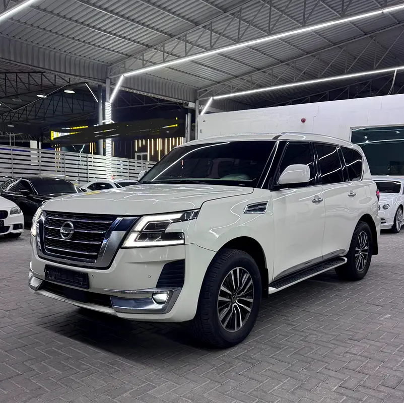 Nissan Patrol 2018 — photo 1 of 15