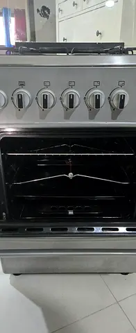 Used freestanding gas oven and 4-burner stovetop - good working condition