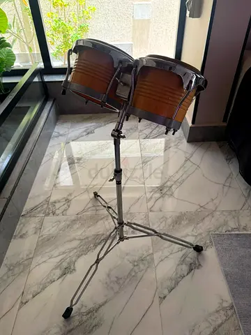 Pair of concert toms on adjustable stand - good condition
