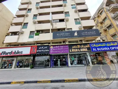 OFFER ON 2 BR HALL APARTMENTS 35K,1 CHEQ 40K,4,6,CHEQS FOR RENT ONLY FOR FAMILY SPILIT/AC NEXT TO PIZZA HUTT ON MAIN AL WAHDA STREET NEAR CITY CENTER