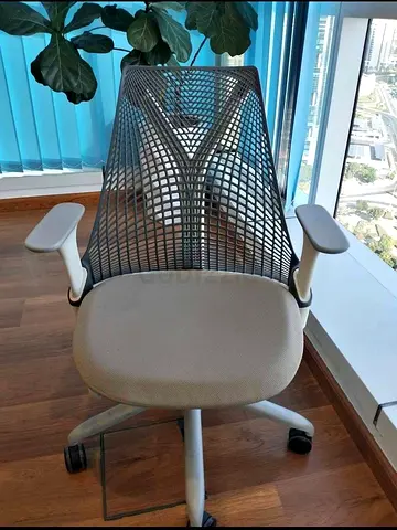 Herman Miller Sayl Office Chair Good Condition with Adjustable Arms