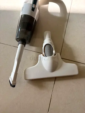 Lightweight cordless stick vacuum with accessories - used, working