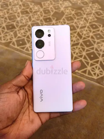 Vivo v29 5G  version global 256gb/12 excellent condition (phone only)