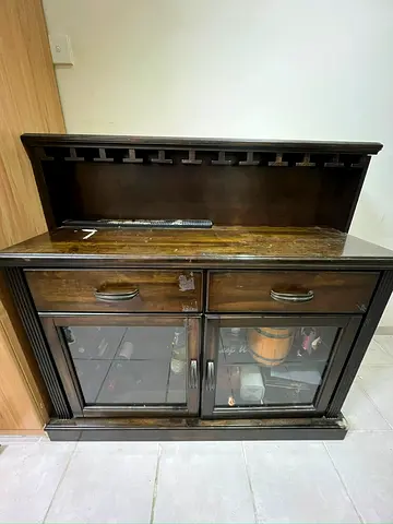 Luxury Wooden Bar Table – classic Design | Excellent Condition