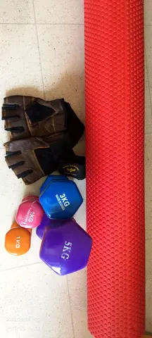 Workout set: yoga mat, dumbbells (1-5kg) and training gloves