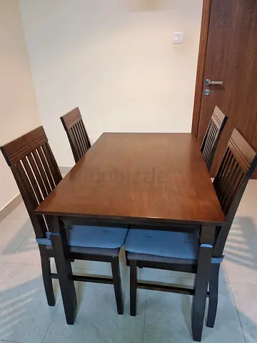 Dining table for sale