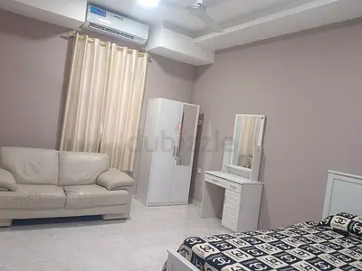 Executive Family Sharing Room Available for Monthly Rent
