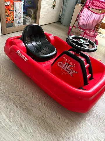 Red Razor Lil Crazy Cart-style Ride-On Car for Kids, as good as new  Condition