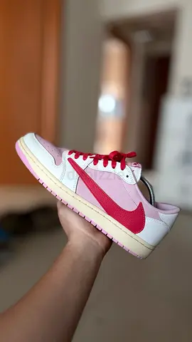 Jordan 1 Travis Scott Tropical Pink size44