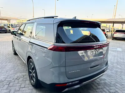 صورة 13 لـ 2022 KIA CARNIVAL