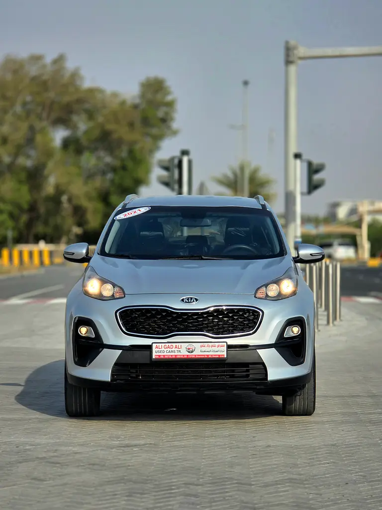 Kia Sportage 2021 — photo 1 of 20
