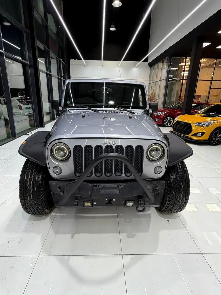 Jeep Wrangler 2016 — photo 1 of 7