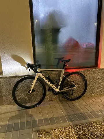 Aerodynamic road bike