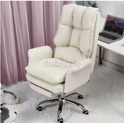 Comfortable White Padded Office Recliner Ergonomic Chair with footrest