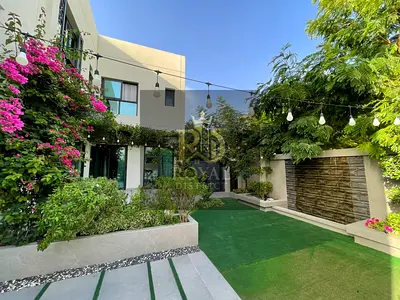STUNNING MASSIVE 5 BEDROOMS VILLA | LARGE PLOT | MODERN DESIGNED | STYLISH LAYOUT | LANDSCAPED YARD