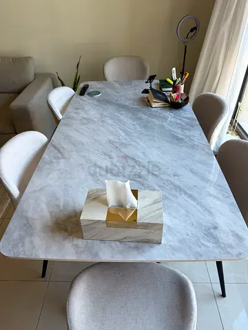 Heat Resistant Table x 6 chairs/ Marble top
