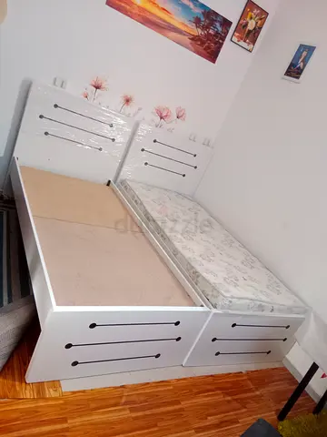 single wood bed