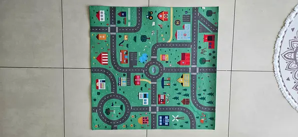 Play mat with landscape, houses and roads. 90 x 90 cm. Flying tiger