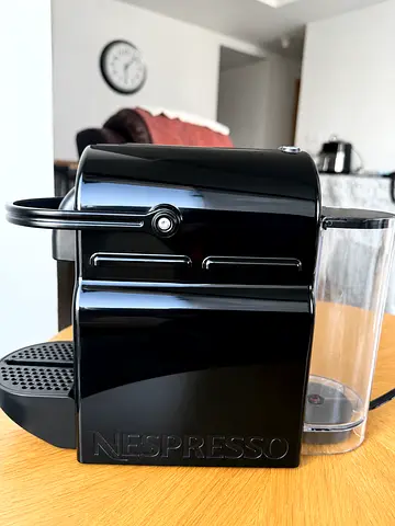 Nespresso Inissia Coffee Machine in Black