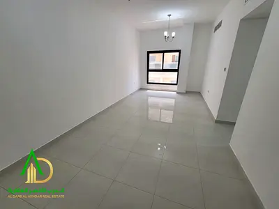 اطلاله مميزه + قريبه من جميع الخدمات والمخارج + مساحه واسعه + قريبه من مدرسه الحكمه