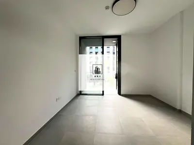 Pool view studio available for rent in Al Jada tiraz