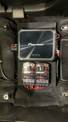 Pioneer GMD8704 4 channel amplifier