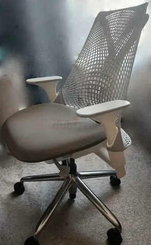 Herman Miller Sayl Office Chair Good Condition With Adjustable Arms
