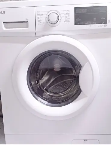 LG 7kg Front Load (Model: FH2J3QDNL02) - Excellent Condition