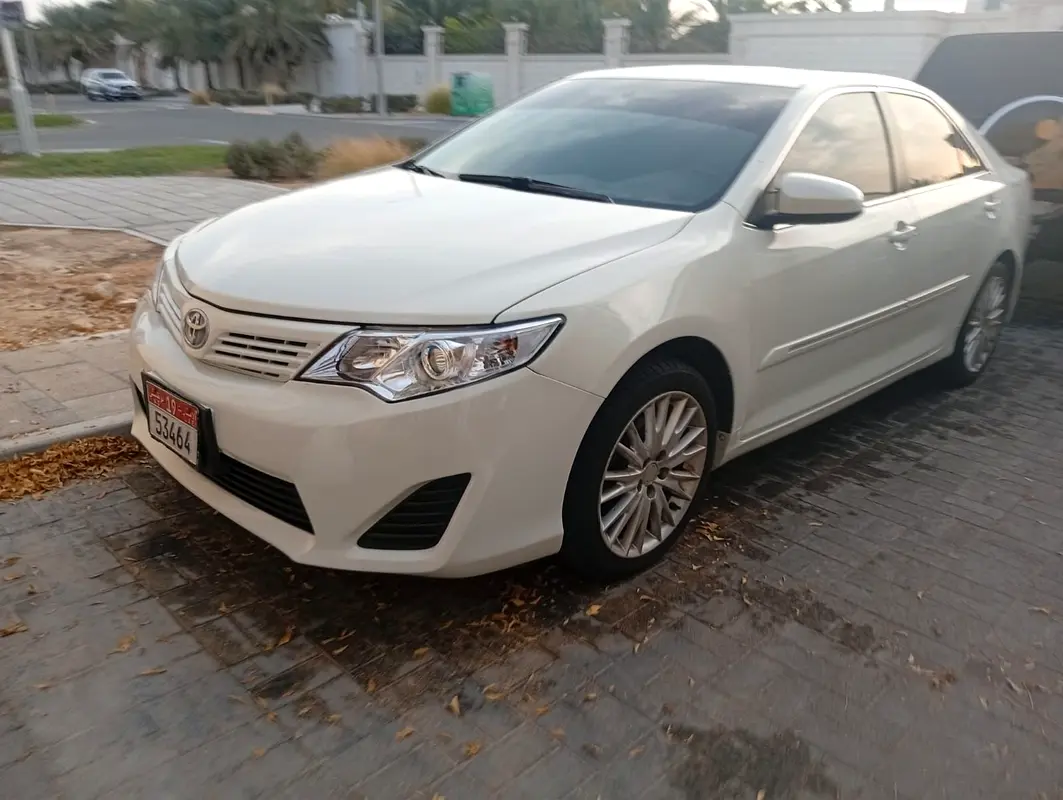 Toyota Camry 2013 — photo 1 of 4
