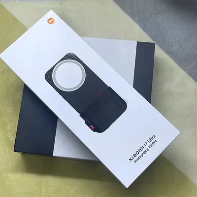 Xeiomi 17 ultra by leica 1 tb with kit