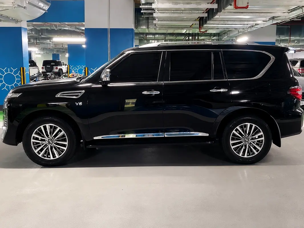 Nissan Patrol 2020 — photo 1 of 6