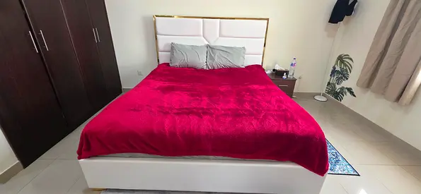 Complete Double Bed Set with Mattress and Headboard - 200x180 cm + carpet for free!